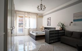 Madach Square Residence